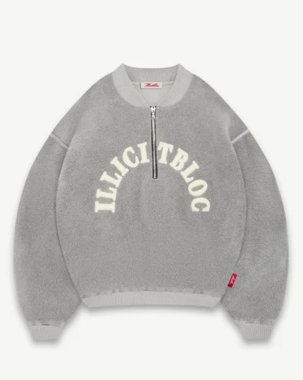 ILLICIT BLOC SPELLOUT TEDDYKNIT 1/4 ZIP - POWDER GREY